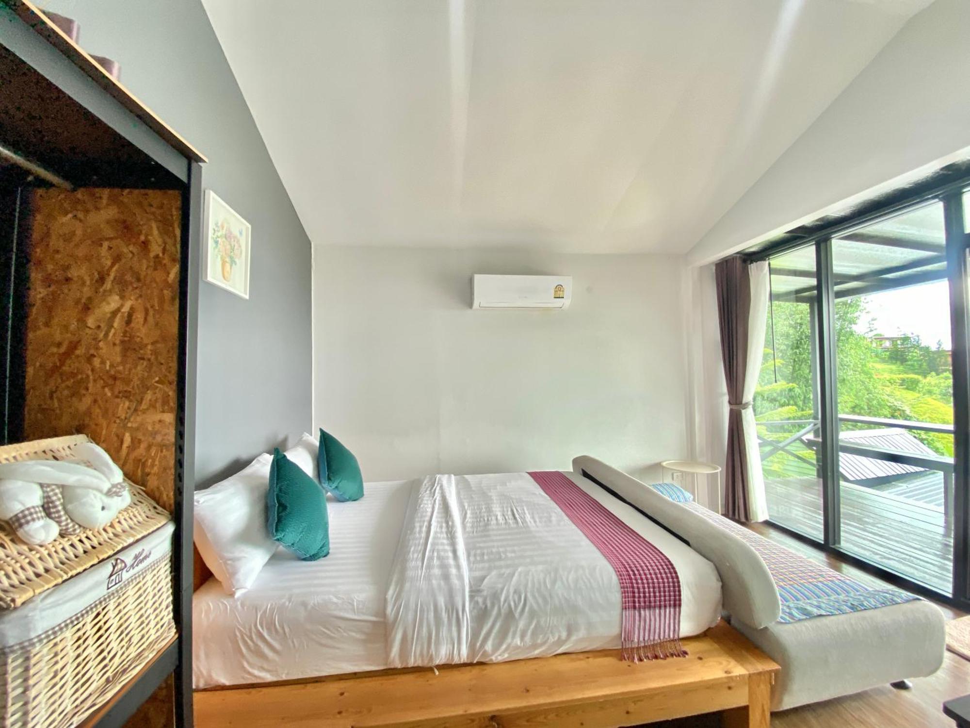 The Owl Khaokho Bed & Breakfast Sankt Gallenkirch Exterior foto