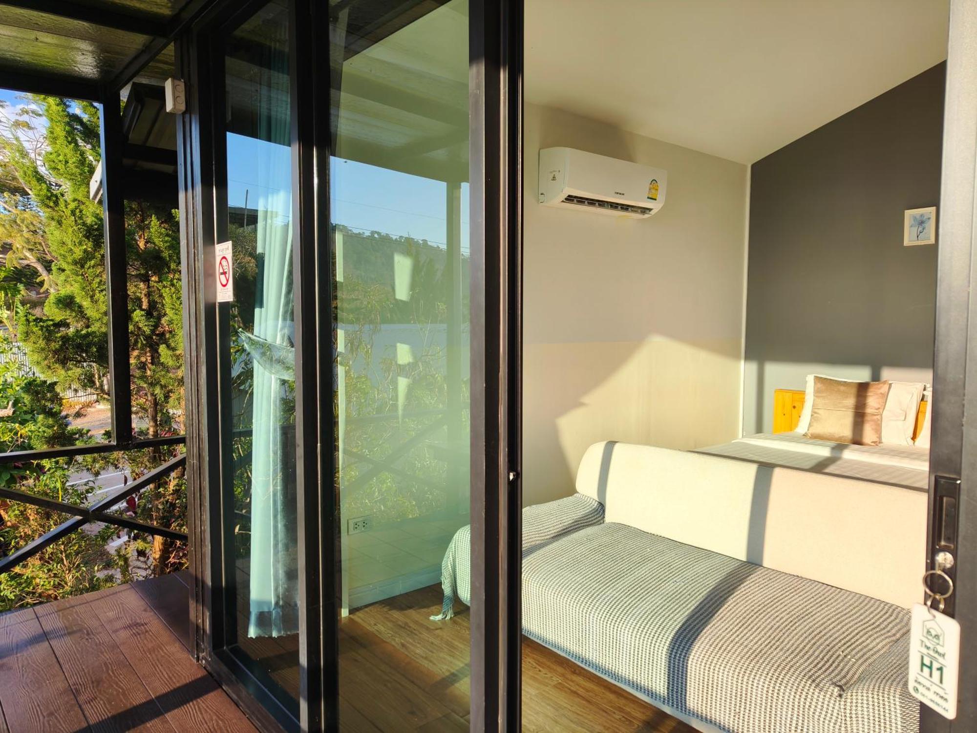The Owl Khaokho Bed & Breakfast Sankt Gallenkirch Exterior foto